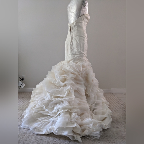 NWOT 💯 Silk Ivory Wedding Gown Street 6 $7k - Picture 2 of 12
